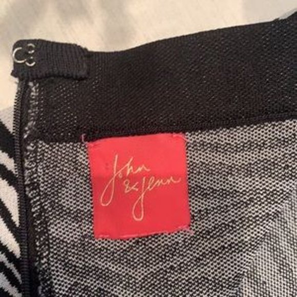 EUC🌸John & Jenn Zebra Print Knitwear Skirt - Picture 11 of 17